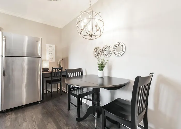 Stylish Onebedroom In Popular Virginia Highland
