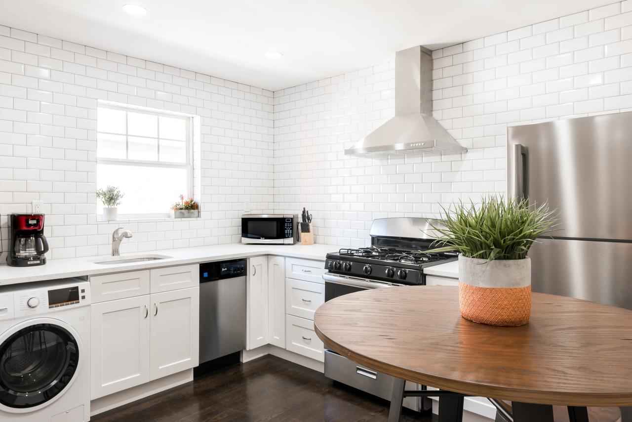 Stylish Onebedroom In Popular Virginia Highland *