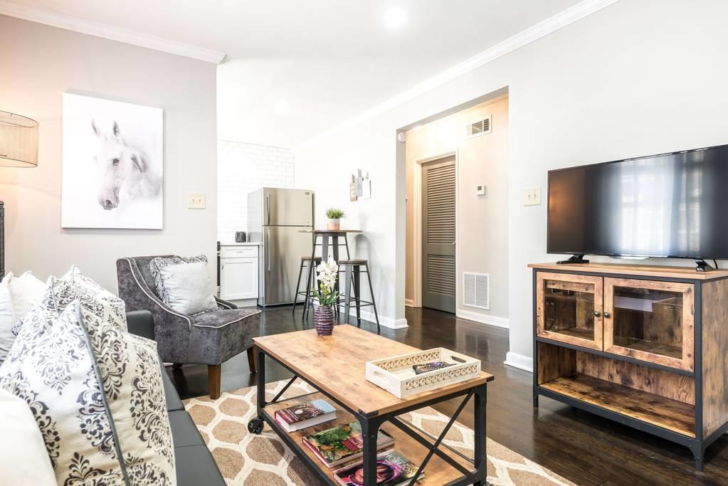 Stylish Onebedroom In Popular Virginia Highland Atlanta